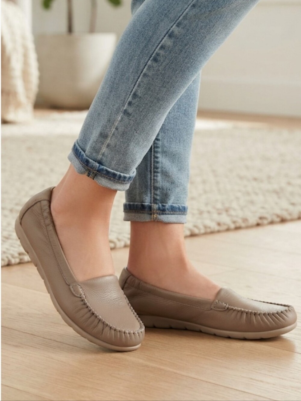 SAS Women Leather Loafer Slip on shoes sz 9M